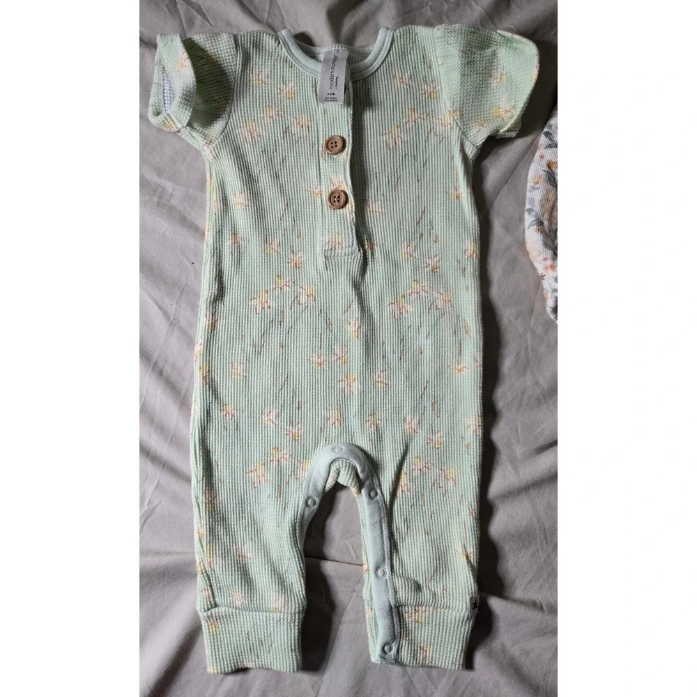 Modern Moments by Gerber Baby Girl 4 Piece Bundle Floral Romper Sweater‎ 3-6M